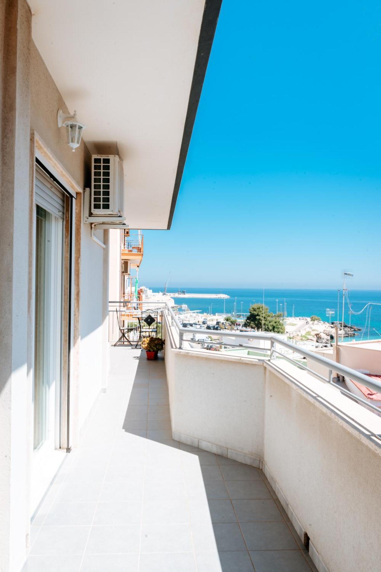 Donna Apollonia Home Holiday โมโนโปลี ภายนอก รูปภาพ